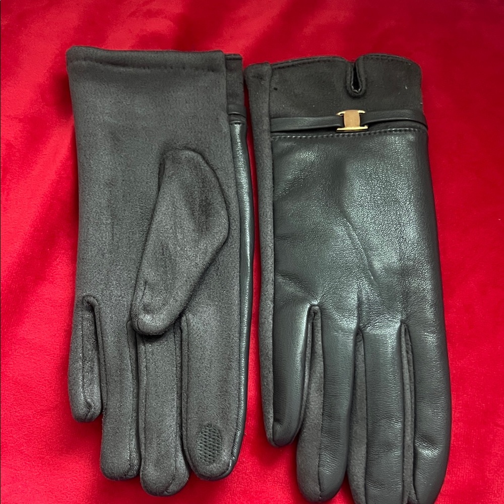 Elegant Black Leather Gloves